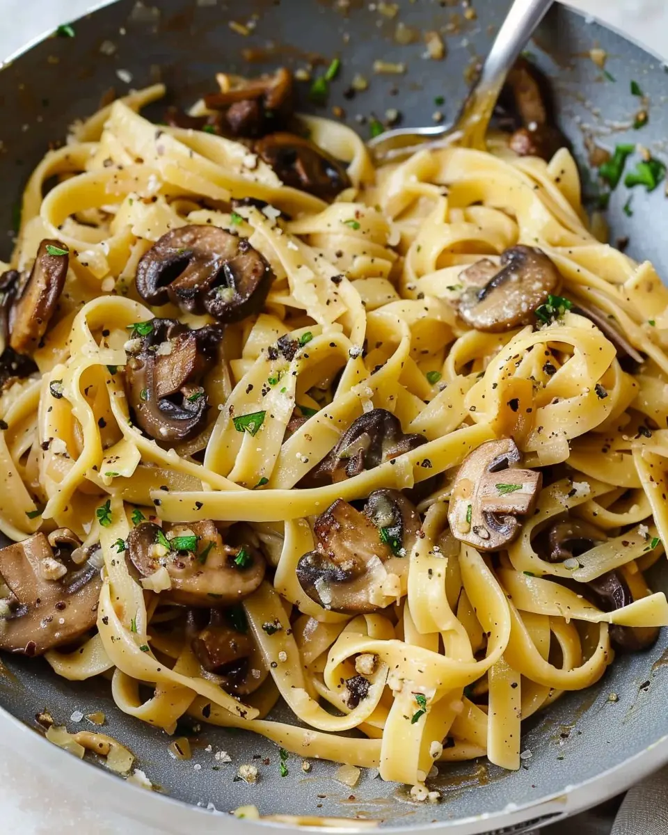 Garlic Mushroom Pasta: Easy Comfort Food for Weeknight Dinners